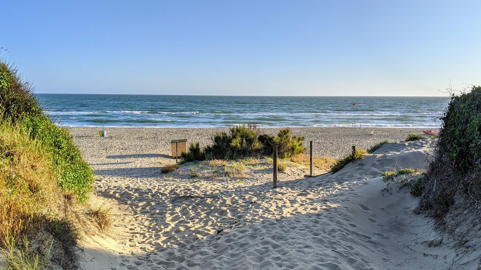 I Cancelli — free beaches